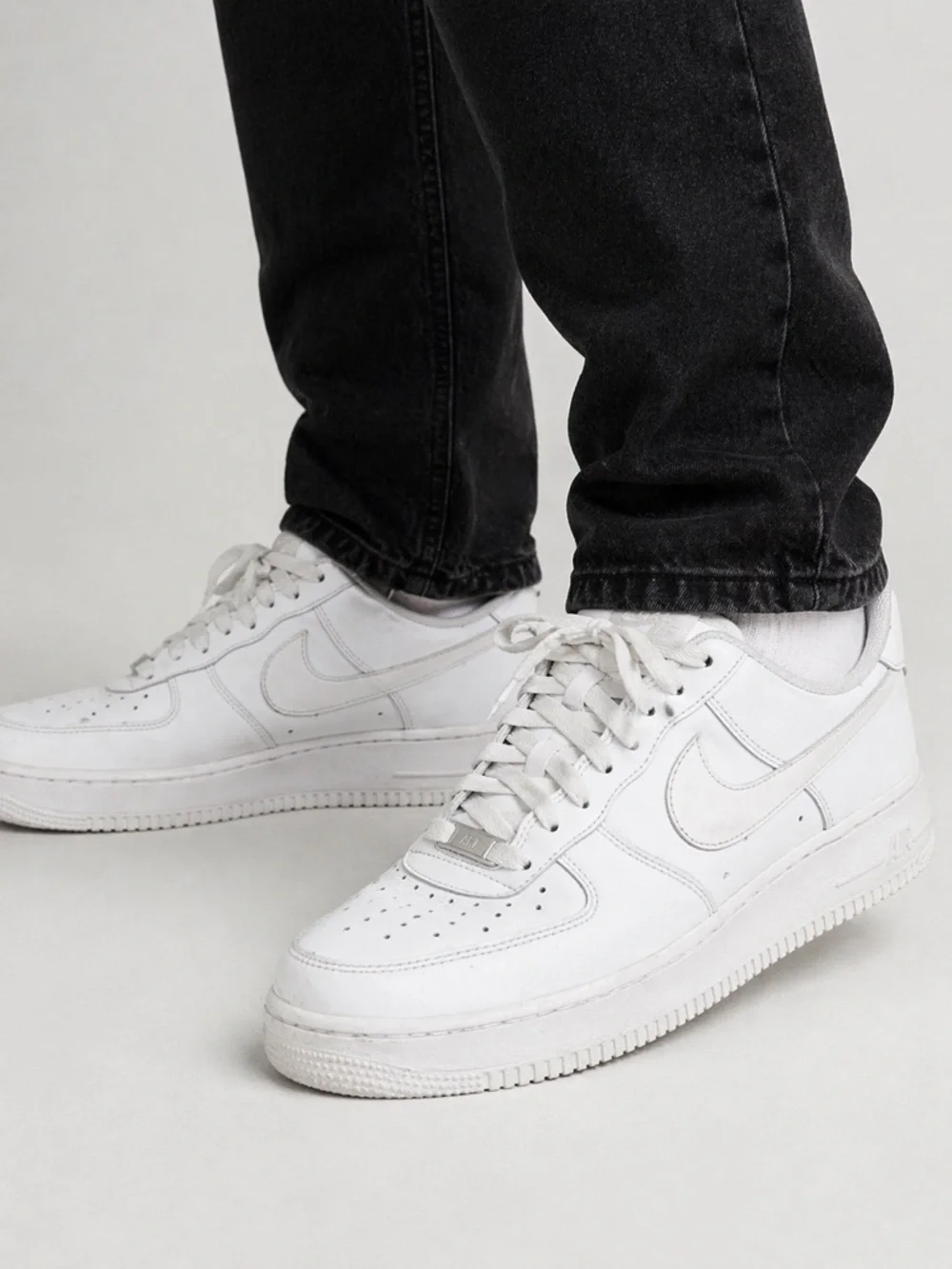 Nike Air Force 1 Low White Leather Sneakers Classic AF1 Size 10